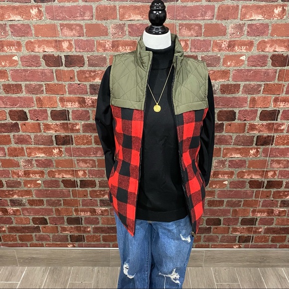 XS Red Buffalo Plaid Flannel Puffer Zip Up Vest - Picture 12 of 14